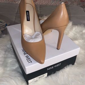 Nine West tan pump size 9